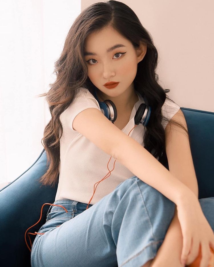 nu sinh Ngoai giao da tai anh 9