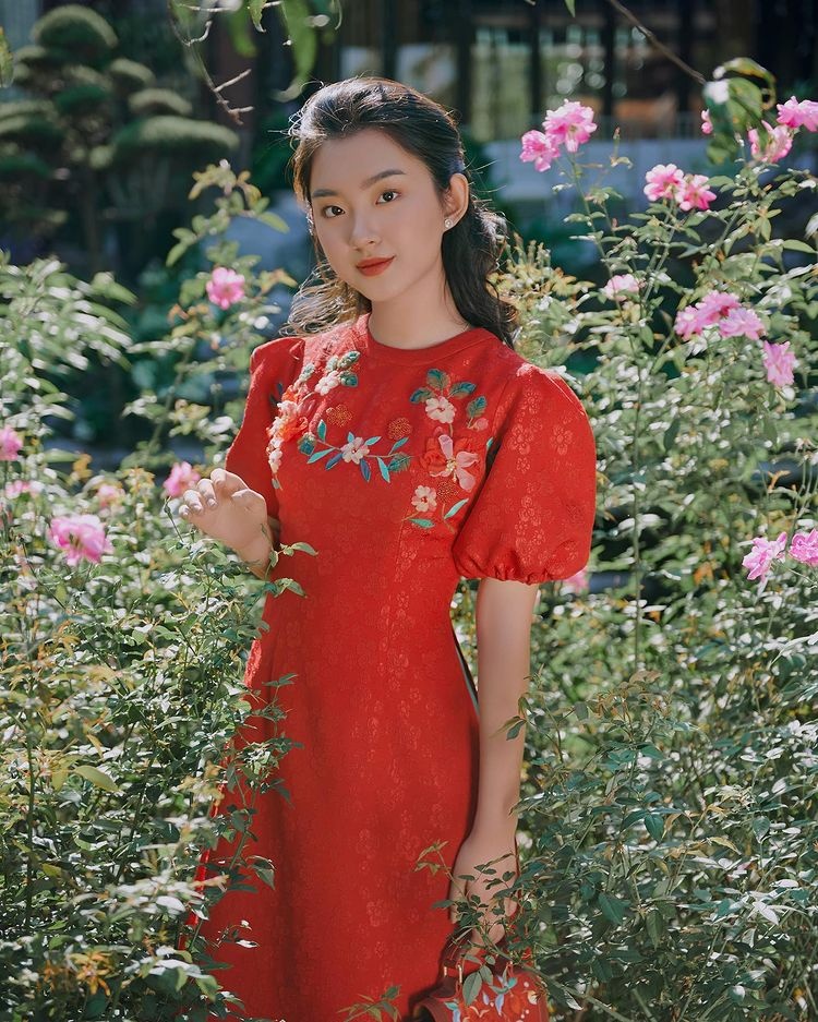 nu sinh Ngoai giao da tai anh 6