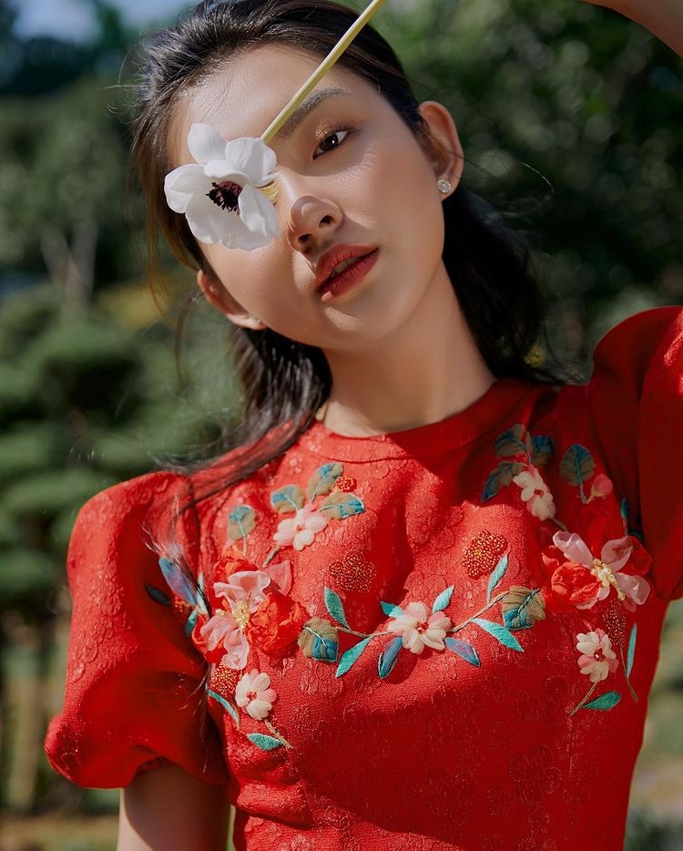 nu sinh Ngoai giao da tai anh 5