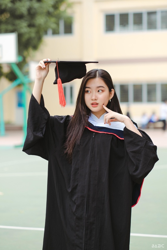 nu sinh Ngoai giao da tai anh 7