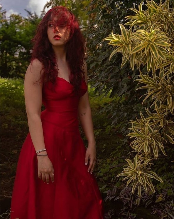 con gai dien vien anh 3