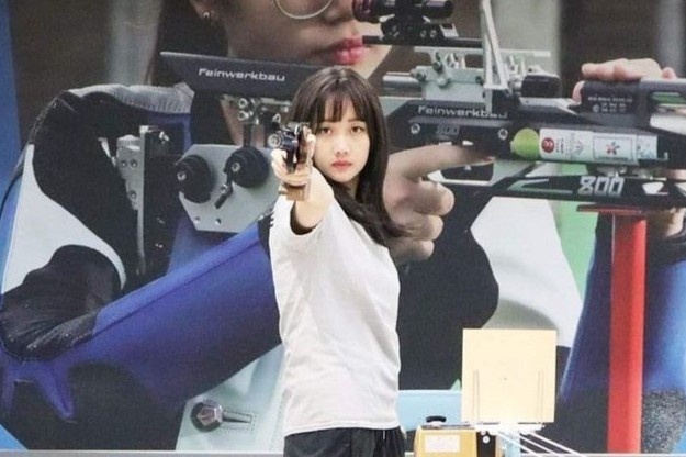 Nguoi dep ban sung noi tieng Dai Loan hinh anh