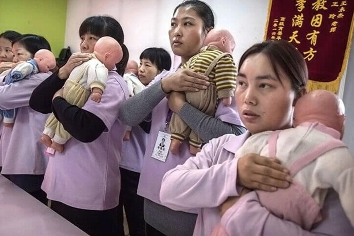 Co gai tot nghiep DH Thanh Hoa bi chi trich khi lam bao mau hinh anh