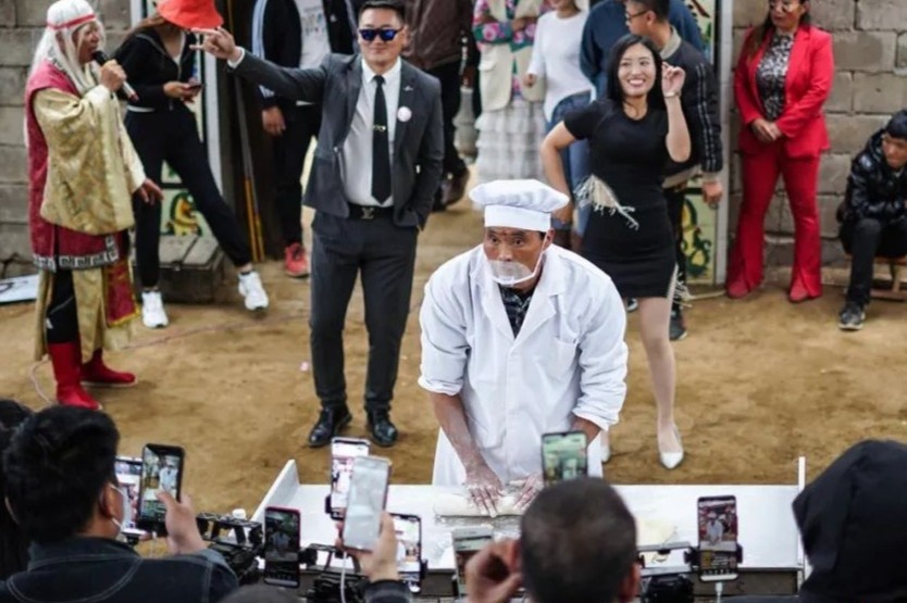 Anh ban mi o Trung Quoc met moi vi doi quan livestream hinh anh