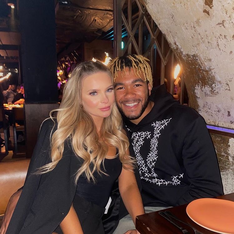 ban gai cau thu anh 6