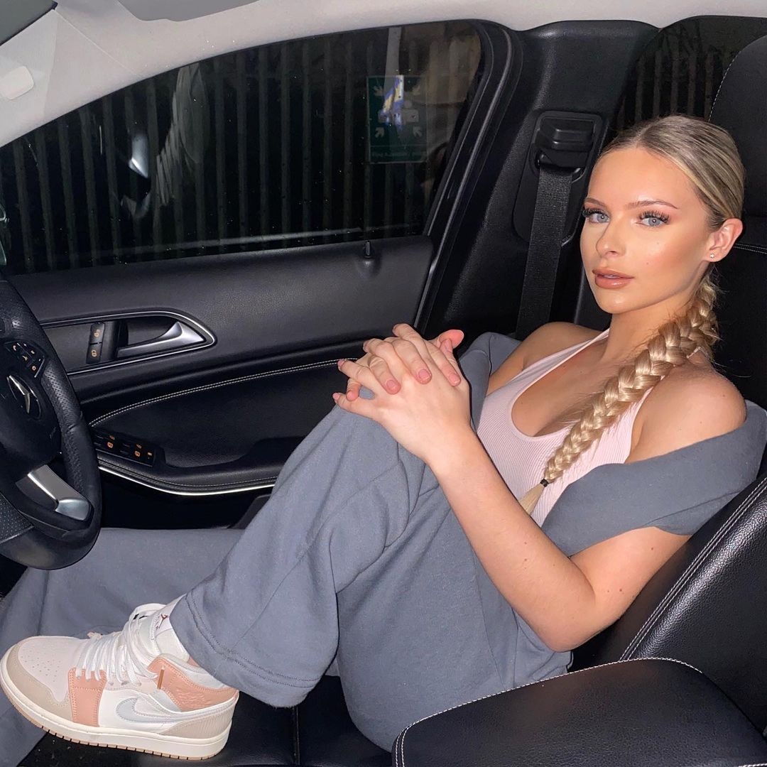 ban gai cau thu anh 5