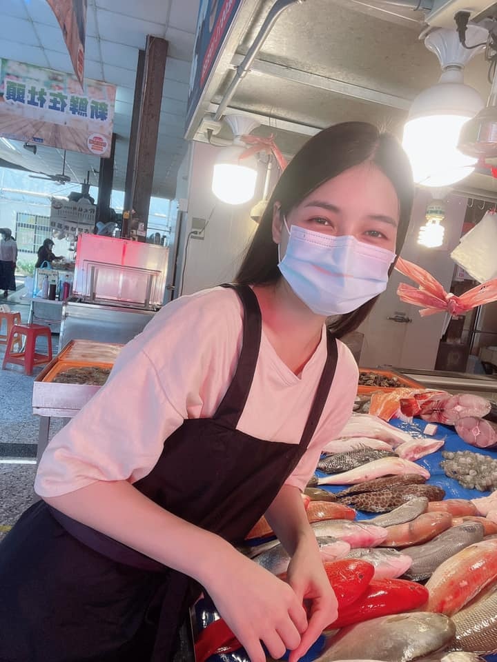 hot girl bán cá ảnh 3 hot girl ban ca anh 3