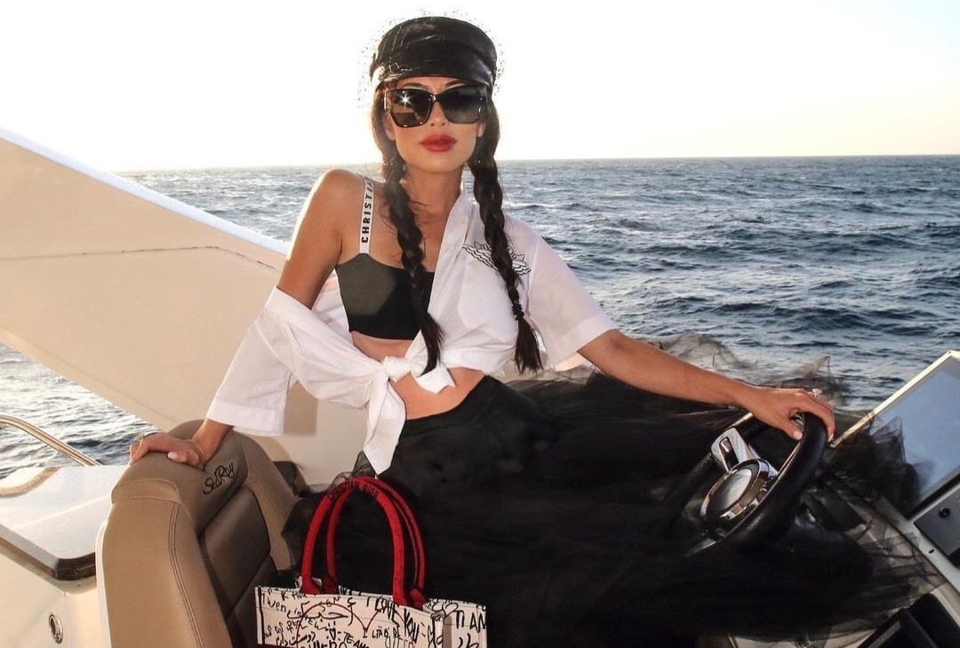 Nhung ba noi tro sieu giau goc A hinh anh