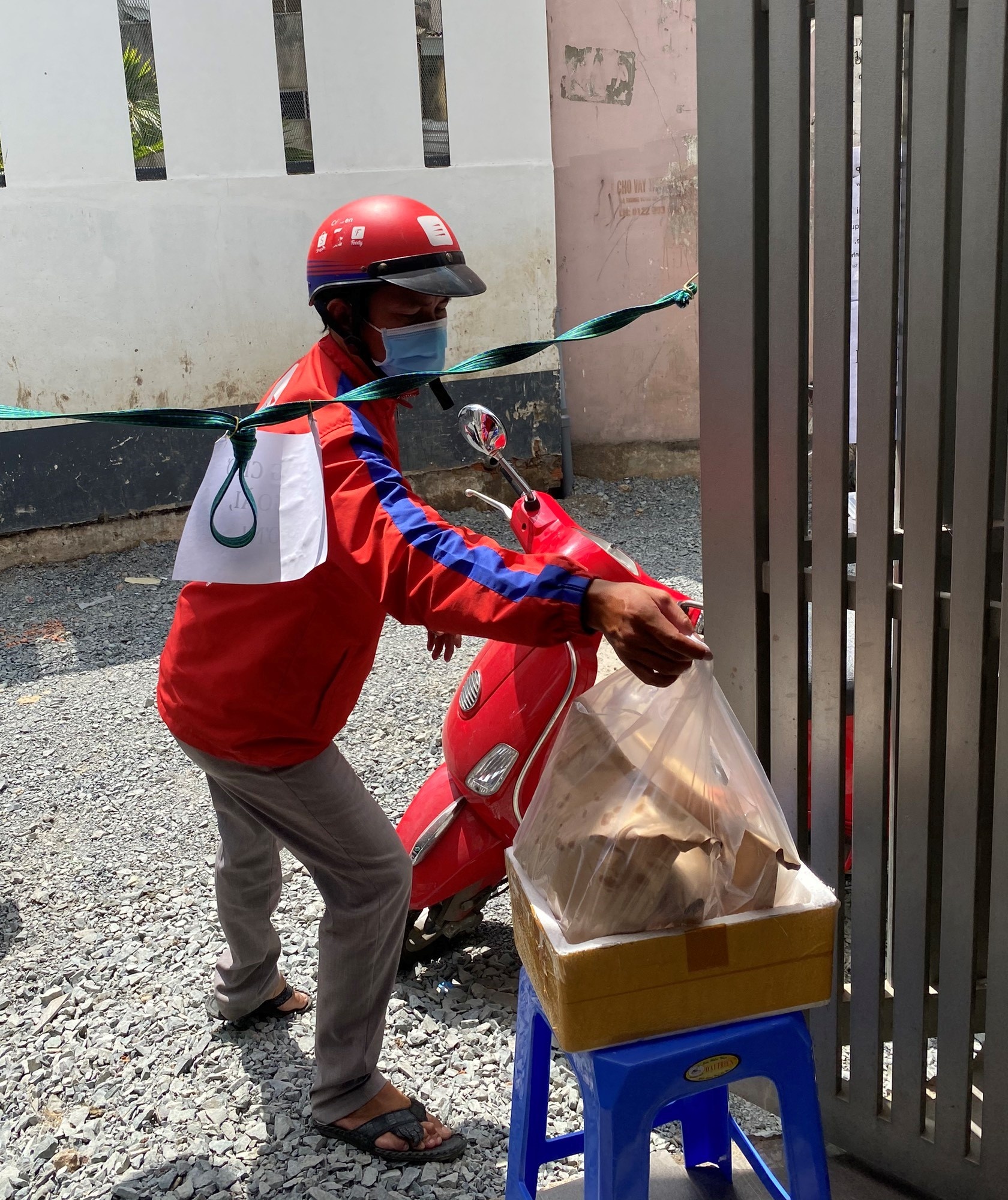 tặng cơm mùa dịch ảnh 6 tang com mua dich anh 6