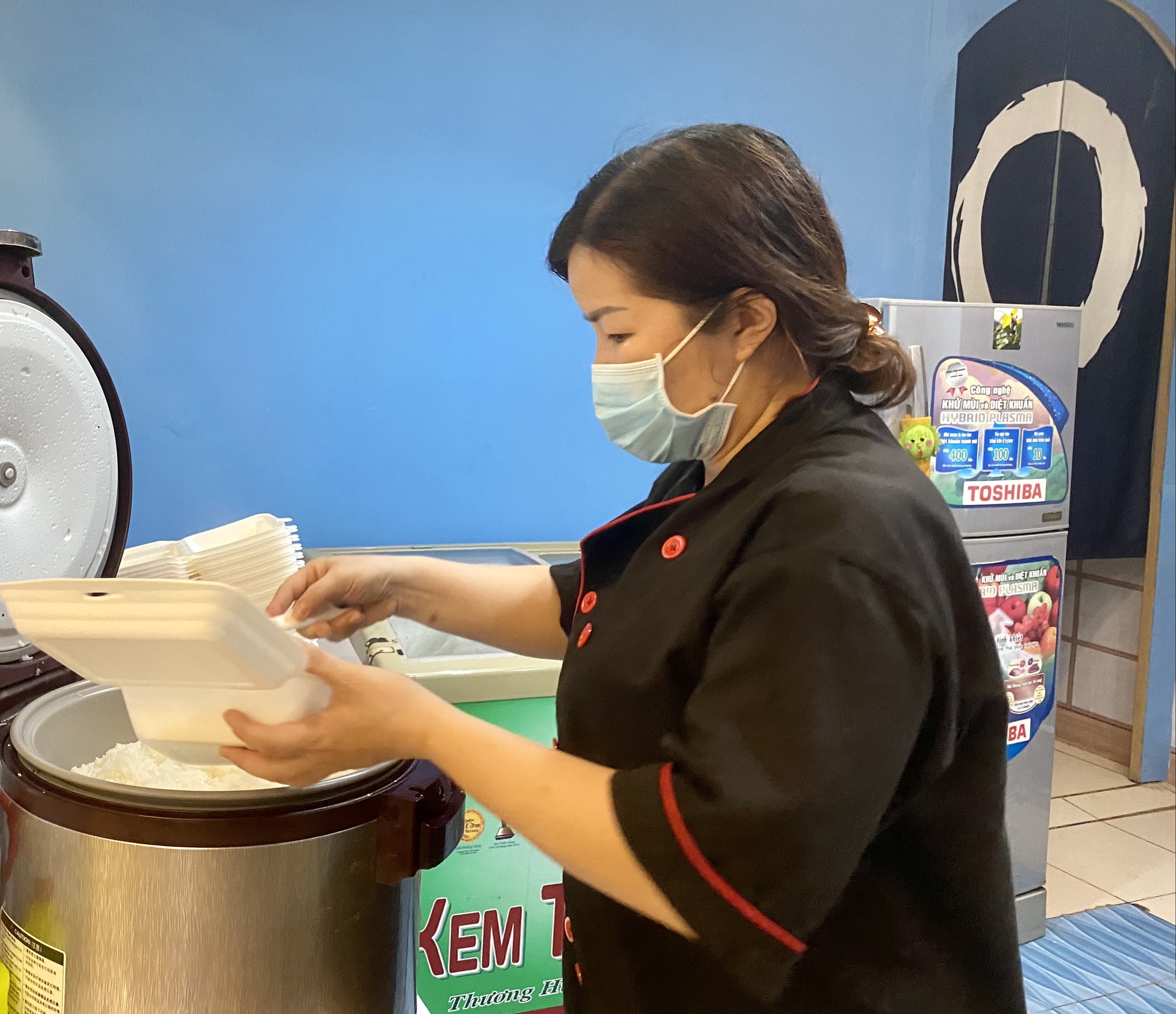 cơm từ thiện mùa dịch ảnh 4 com tu thien mua dich anh 4