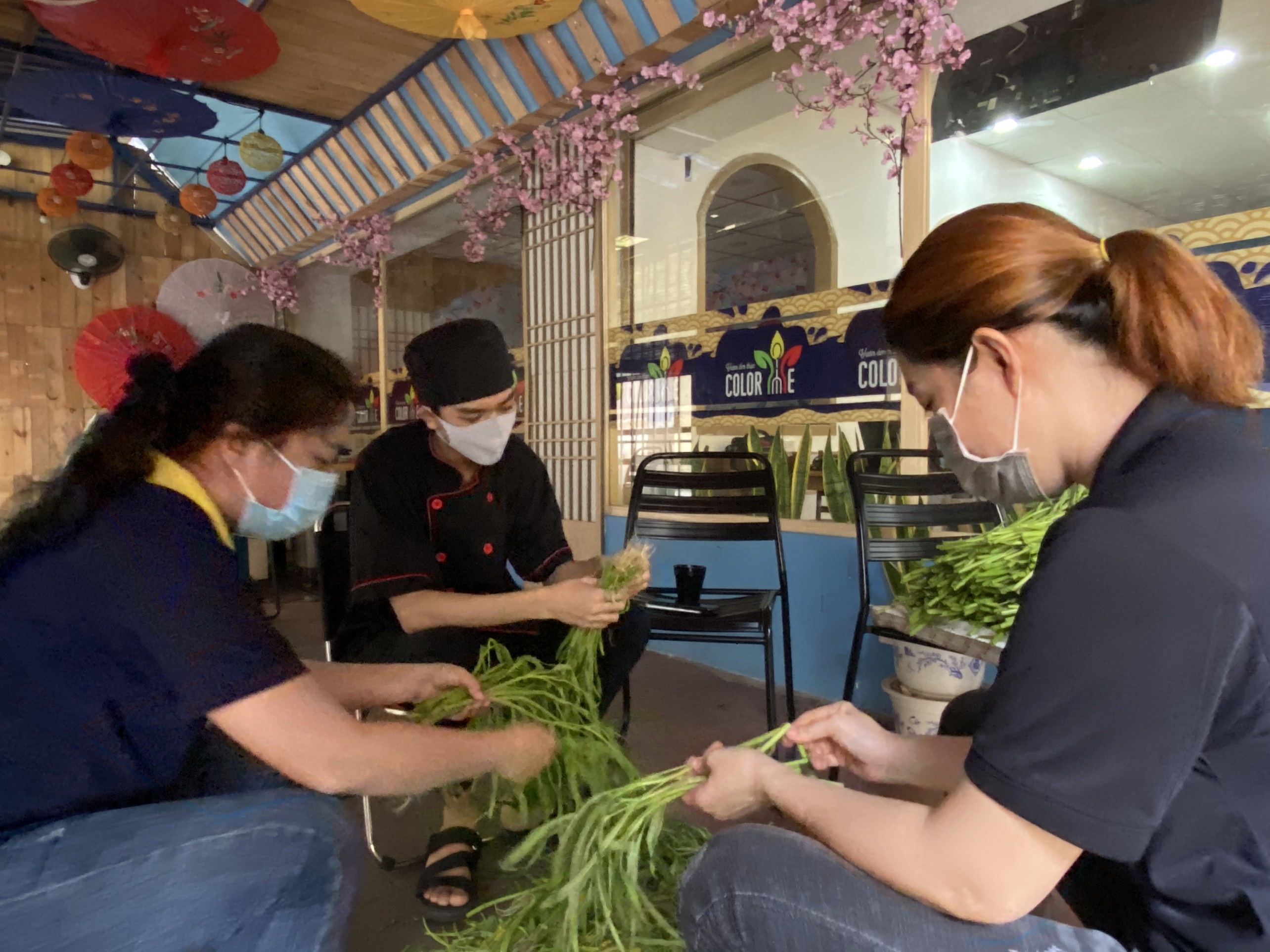 cơm từ thiện mùa dịch ảnh 6 com tu thien mua dich anh 6