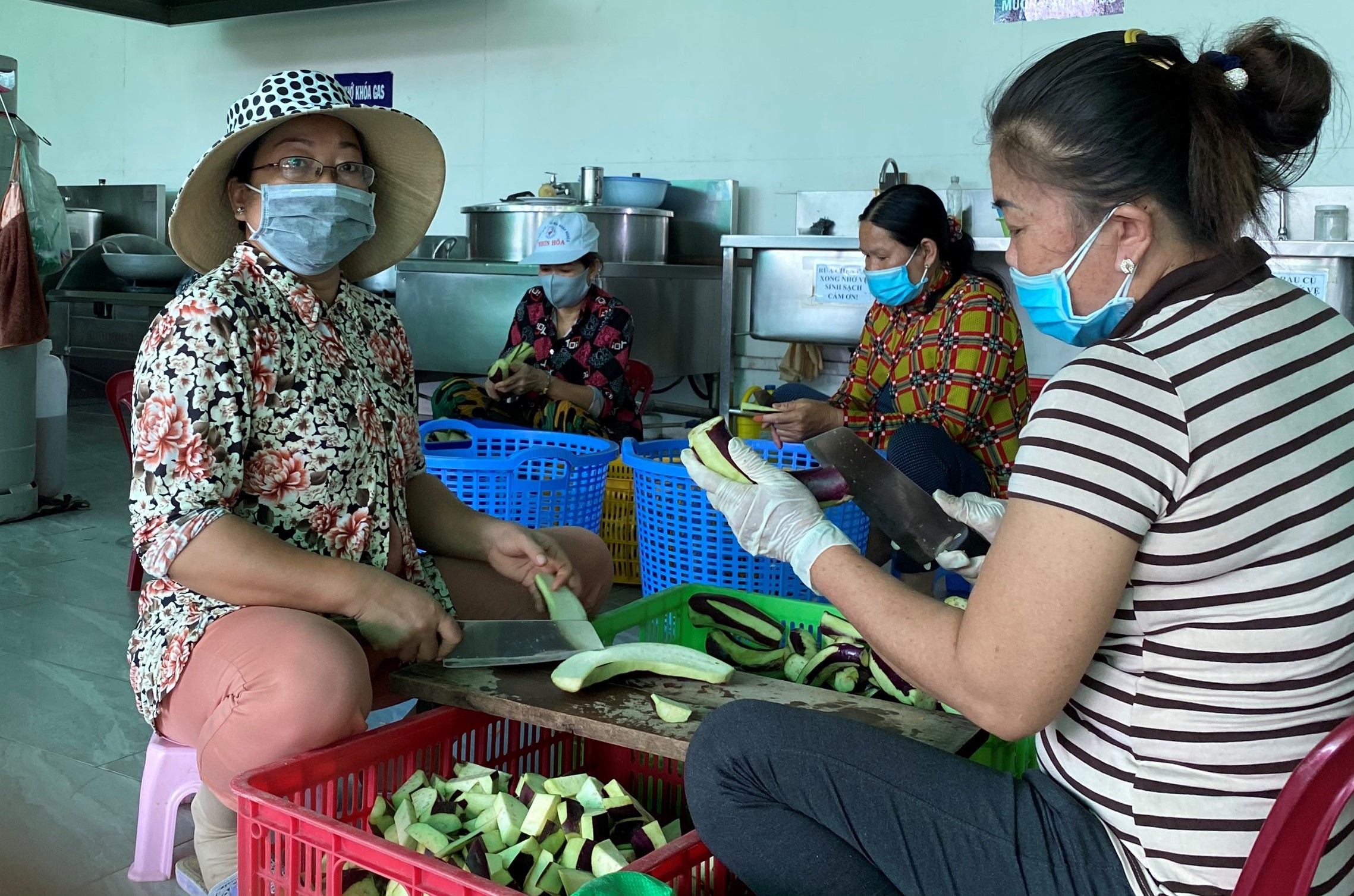 phát cơm mùa dịch ảnh 6 phat com mua dich anh 6