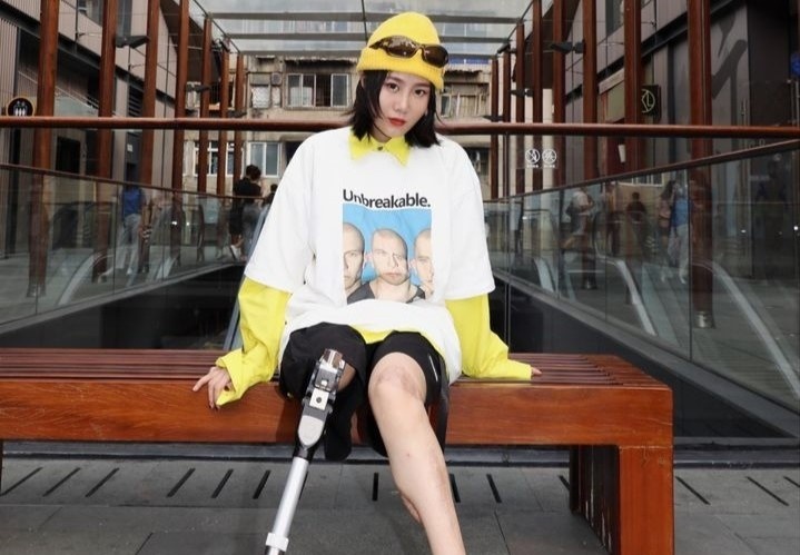 Co gai song sot trong tran dong dat o Trung Quoc cach day 13 nam hinh anh