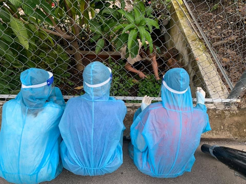 tinh nguyen vien chong dich anh 2