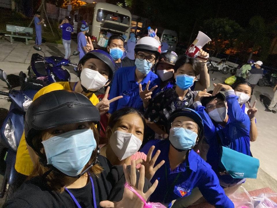 tinh nguyen vien chong dich anh 6