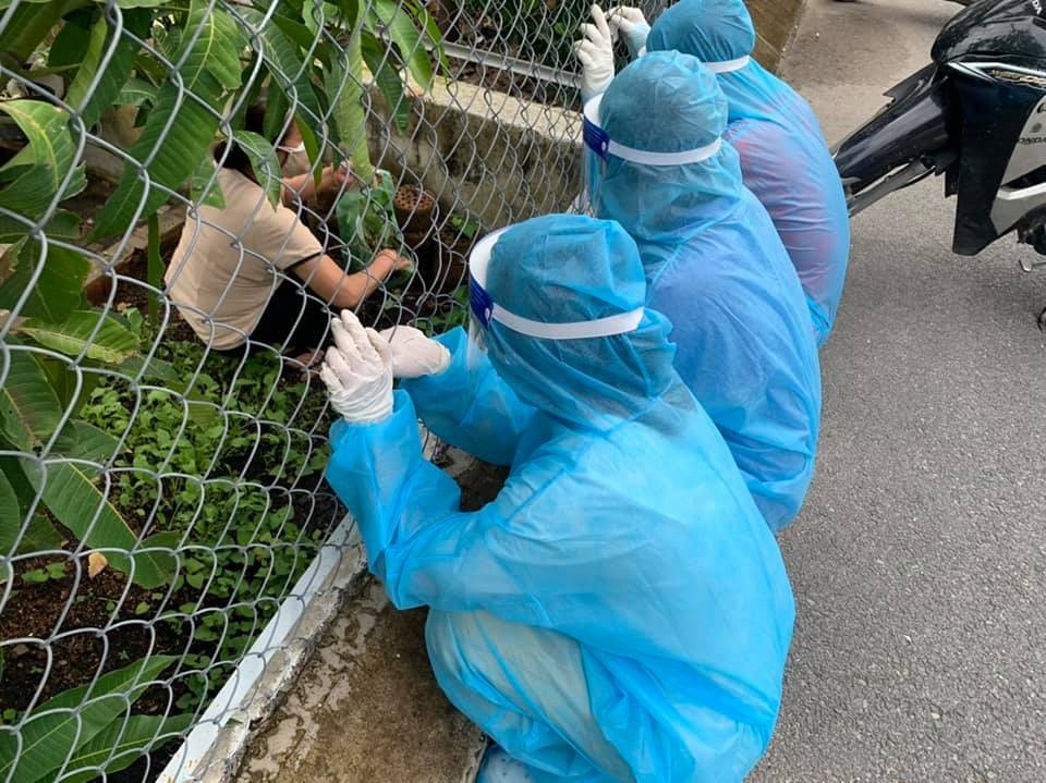 tinh nguyen vien chong dich anh 1