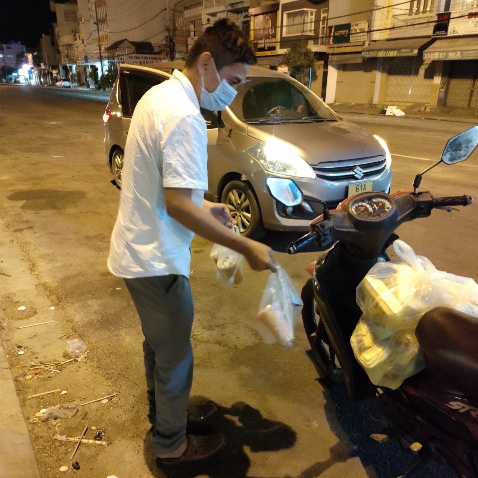 tu mien nam ve que tranh dich anh 2