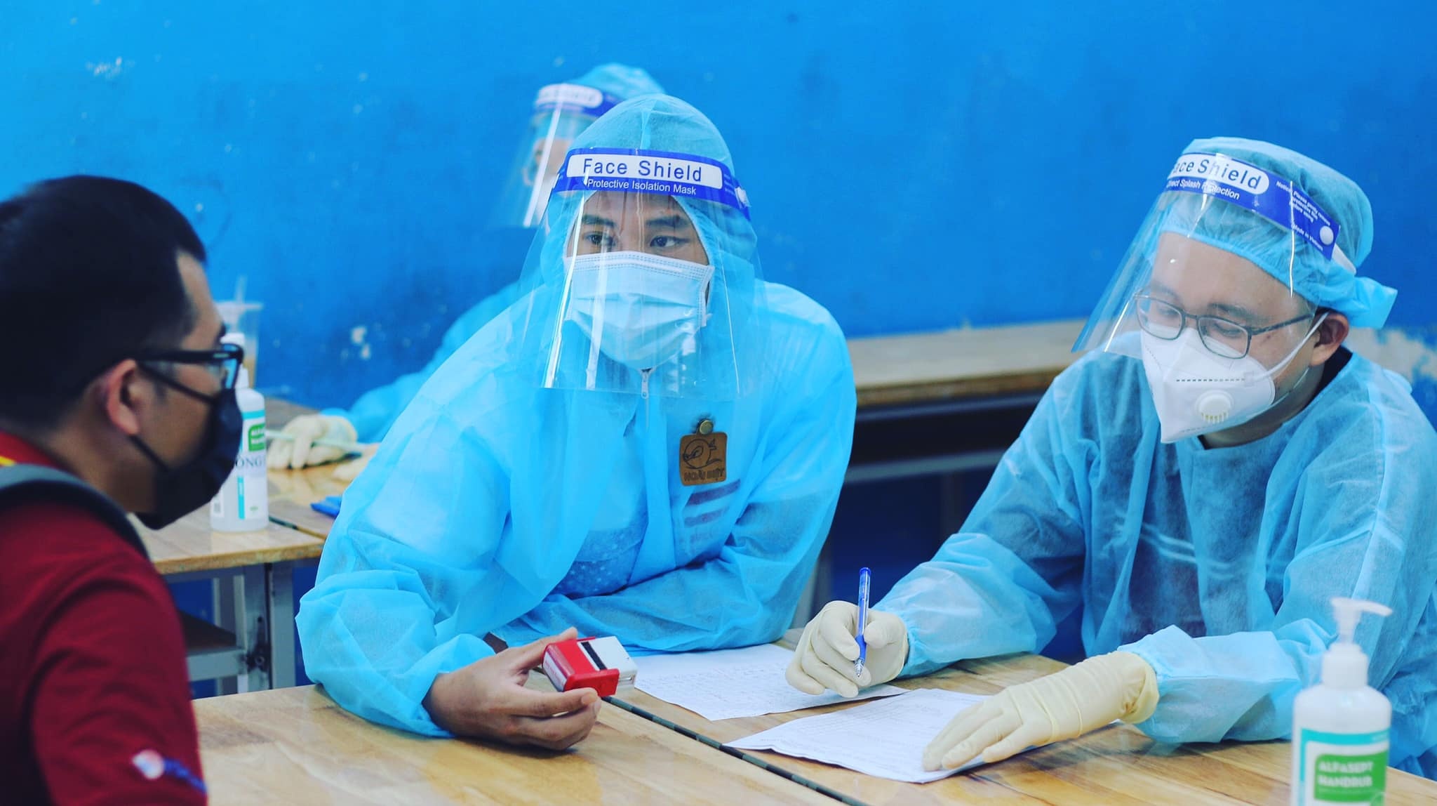 tình nguyện chống dịch ảnh 3 tinh nguyen chong dich anh 3