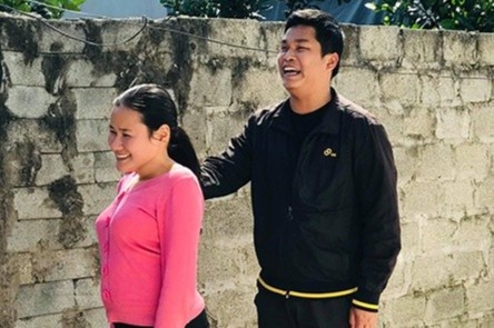 Vo chong nguoi khuyet tat o Ha Noi len mang keu cuu hinh anh