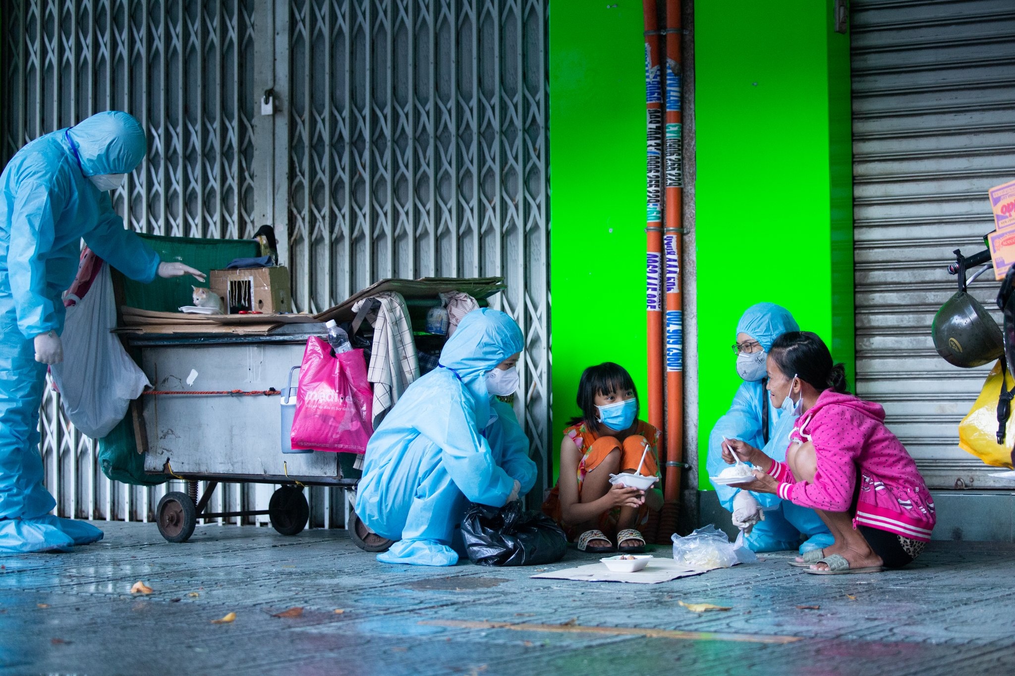 com tu thien mua dich anh 5