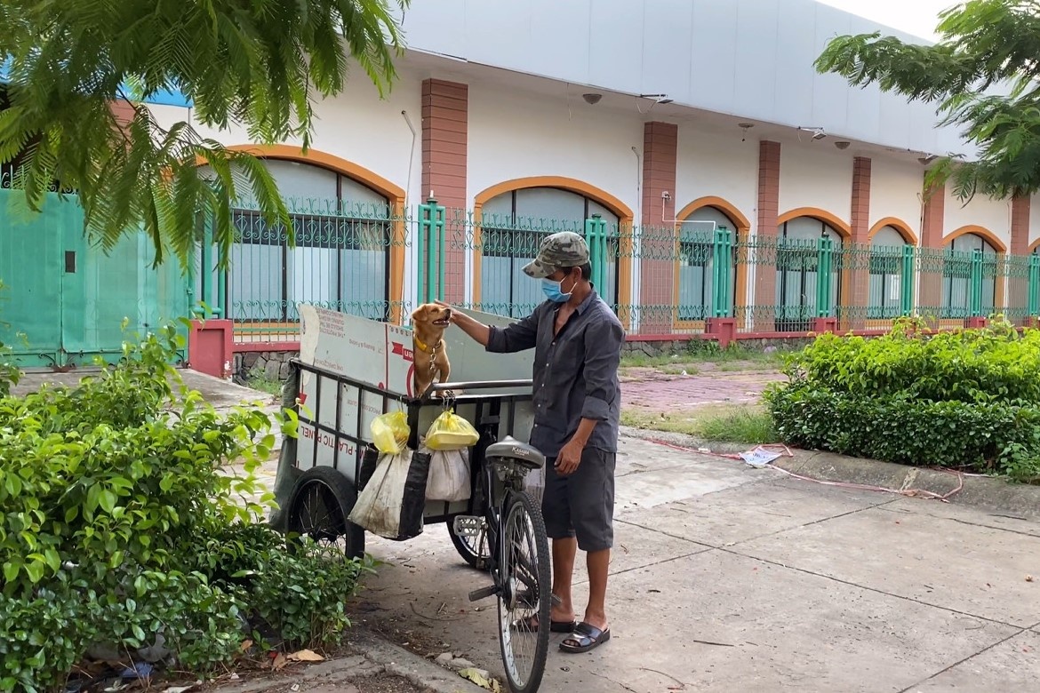 com tu thien mua dich anh 1