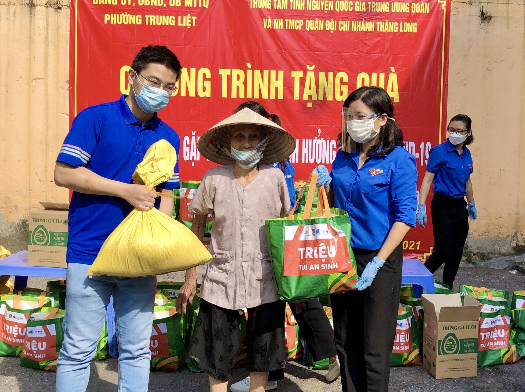 ho tro trong mua dich anh 1