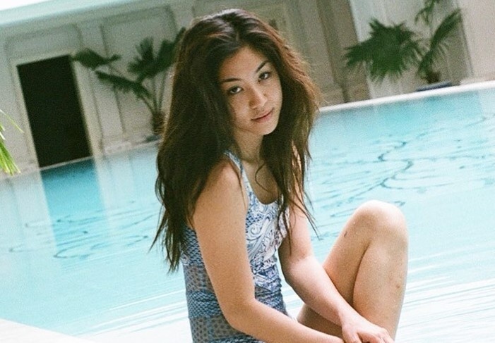 Bong hong lang boi loi Singapore tro thanh ca si hinh anh