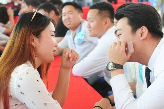 Mai moi tap the cho nguoi tre o Trung Quoc hinh anh