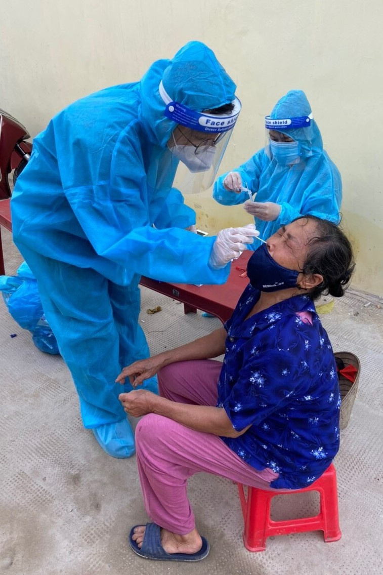 tình nguyện viên đội lấy mẫu cộng đồng ảnh 4 tinh nguyen vien doi lay mau cong dong anh 4