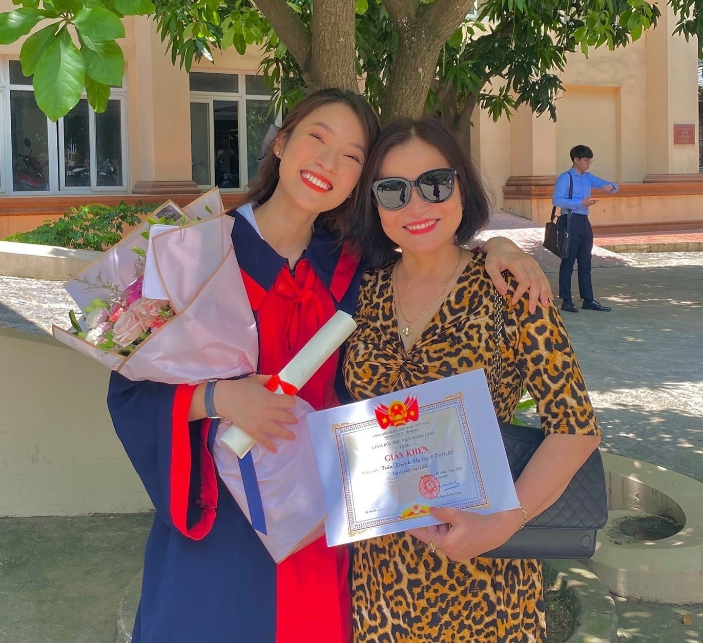 Khánh Vy dẫn chương trình Olympia ảnh 7 Khanh Vy dan chuong trinh Olympia anh 7