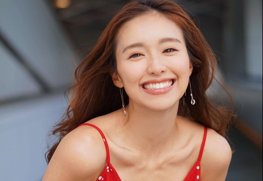 Nang mau Hong Kong co chieu cao noi bat hinh anh