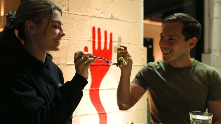 trieu phu tiet kiem anh 2