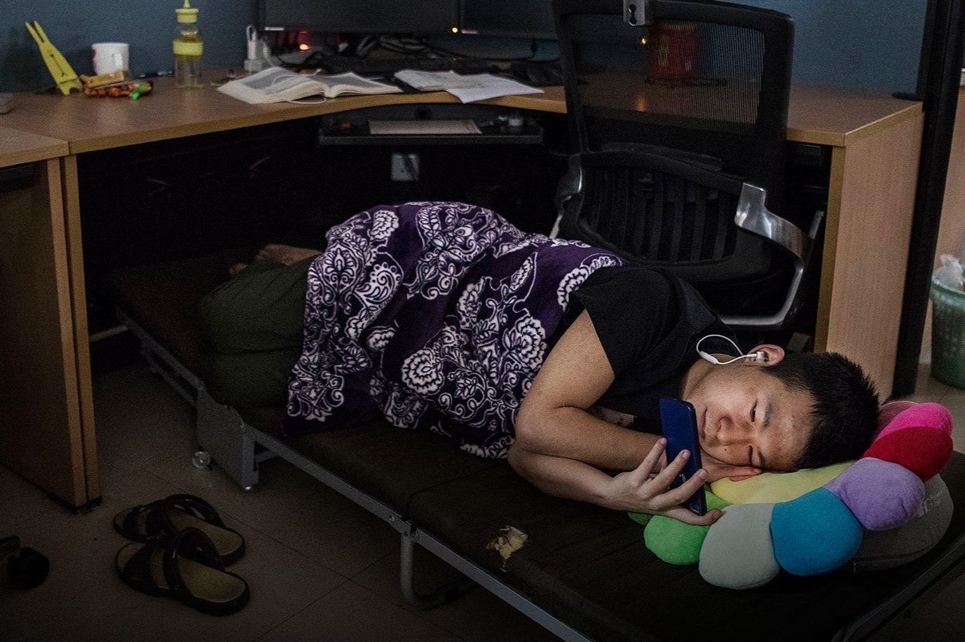 Cuoc chien chong lam them gio khong can suc hinh anh