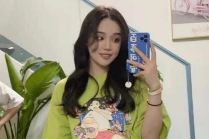 Hot girl Trung Quoc uong thuoc tru sau khi livestream hinh anh