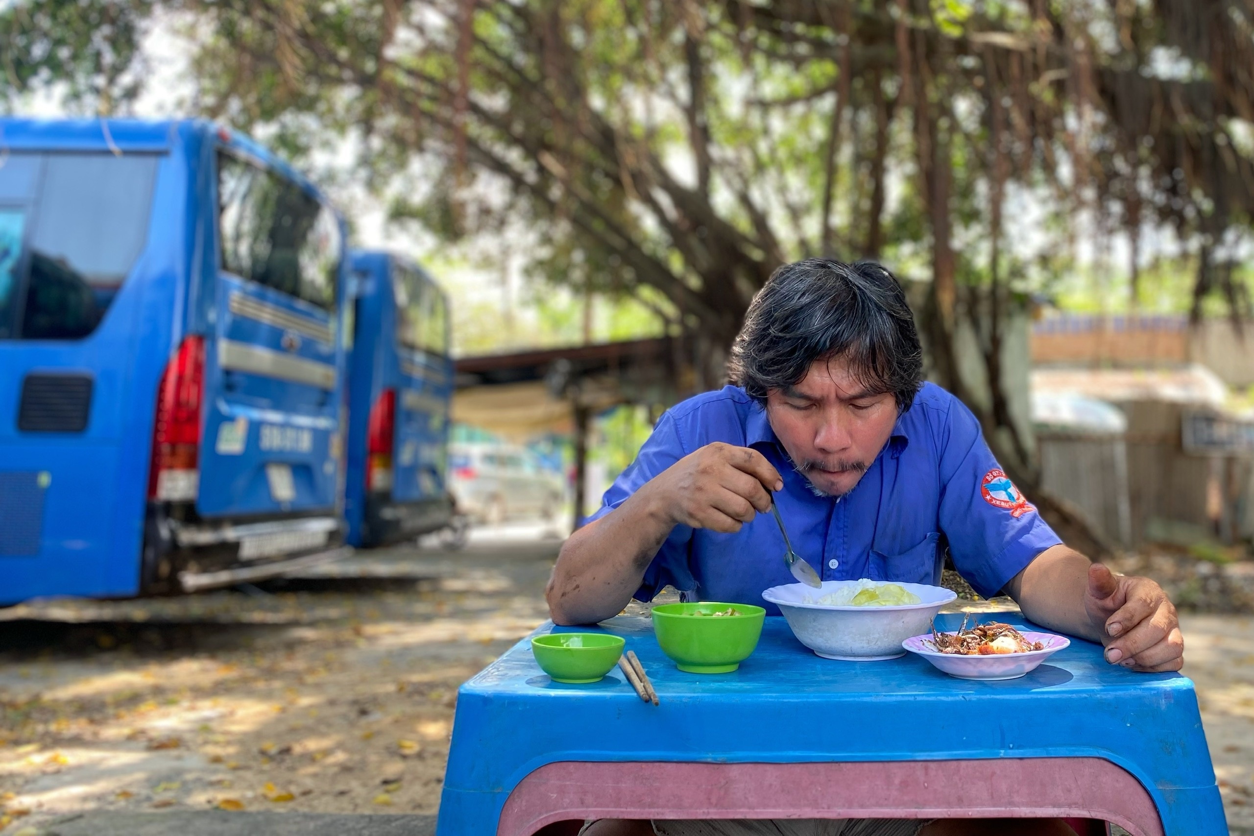 mắc kẹt trên xe buýt ảnh 9 mac ket tren xe buyt anh 9