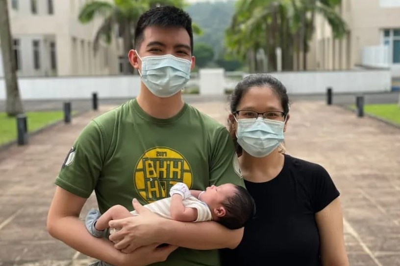Hanh trinh sinh con cua ba me Singapore nhiem Covid-19 hinh anh