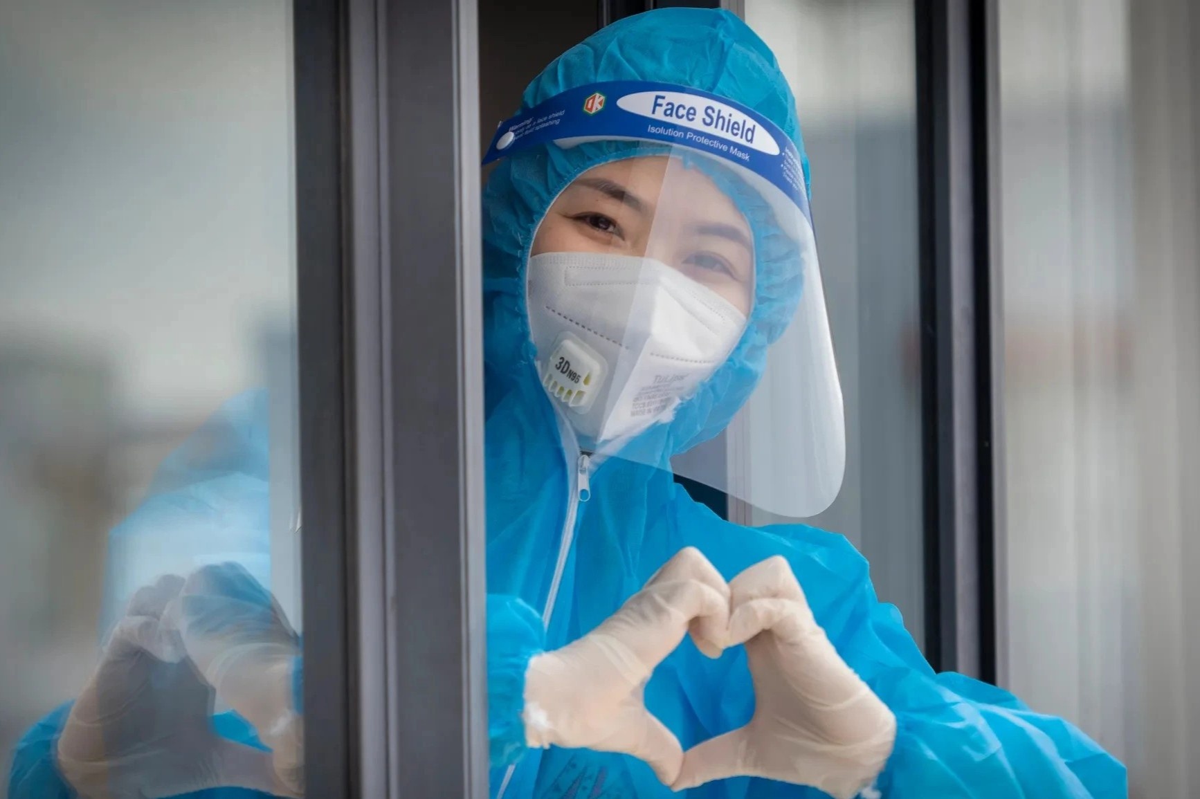 Nhung trai tim lac quan noi tam dich hinh anh