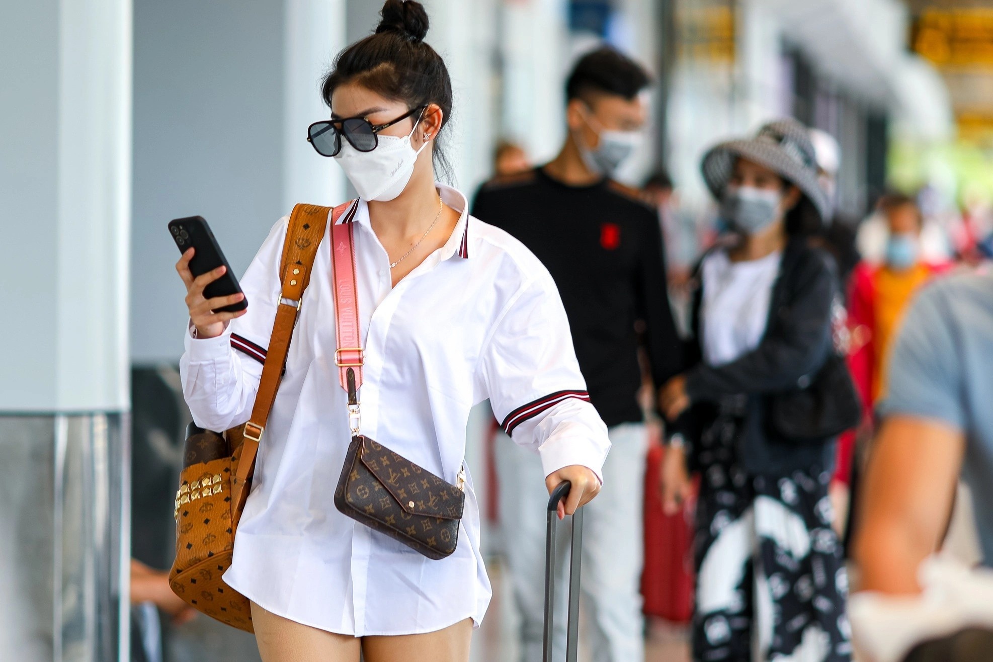 Chap nhan bi tru luong de ve que som, kip cach ly truoc Tet hinh anh