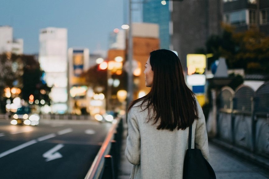 Nguoi doc than bi lua tinh, tien khi dung app hen ho hinh anh