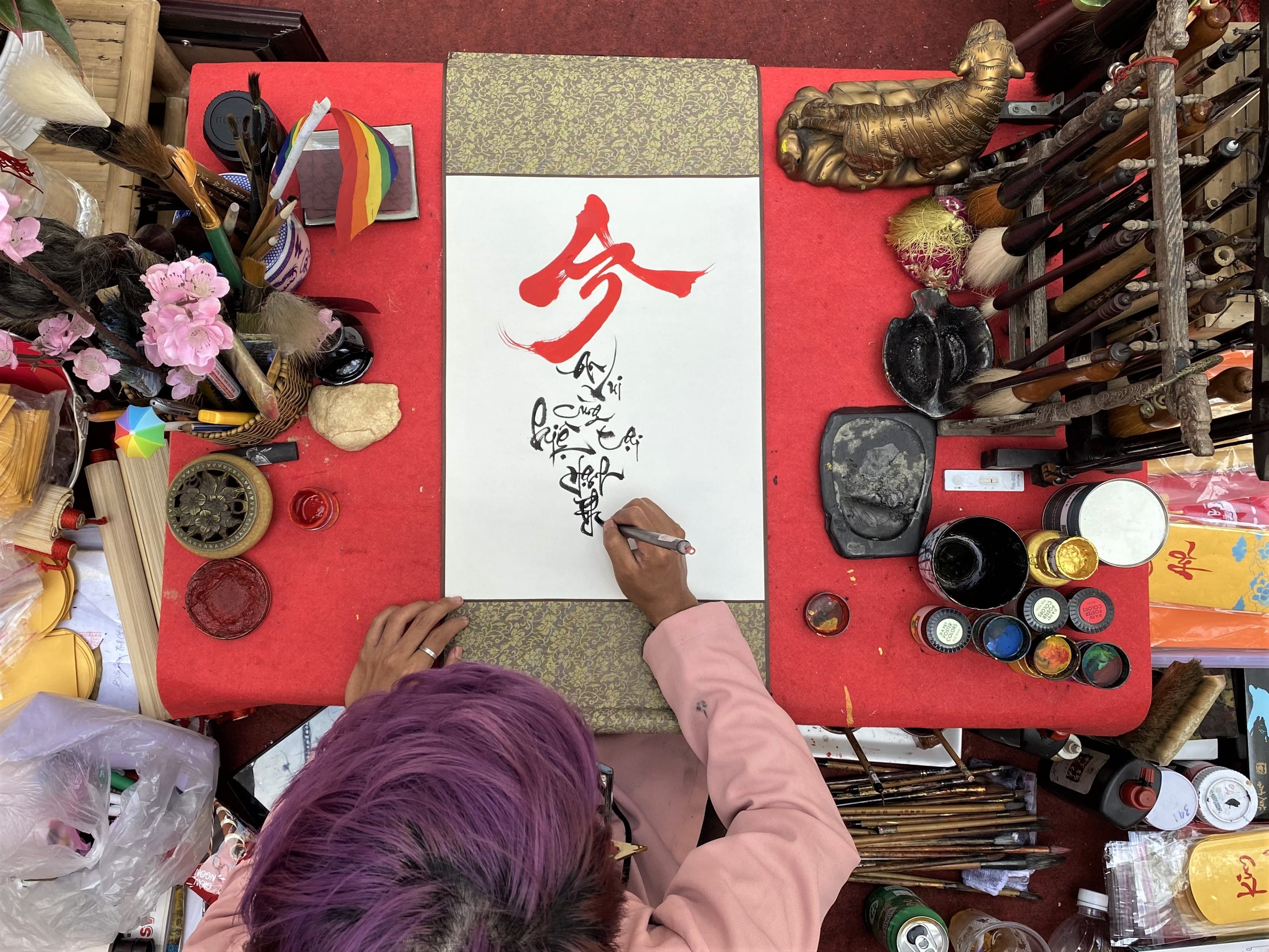 ông đồ trẻ 9 năm cho chữ trên phố ảnh 11 ong do tre 9 nam cho chu tren pho anh 11