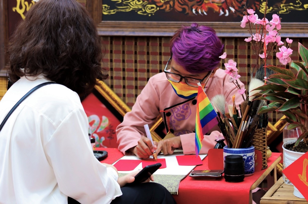 ong do tre 9 nam cho chu tren pho anh 7