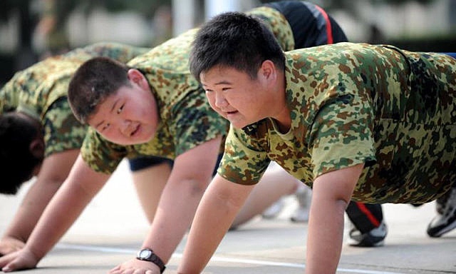 Ky nghi khong bai tap Tet dau tien cua hoc sinh Trung Quoc hinh anh