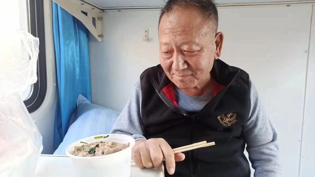 doanh nhân thành người nhặt rác ảnh 1 doanh nhan thanh nguoi nhat rac anh 1