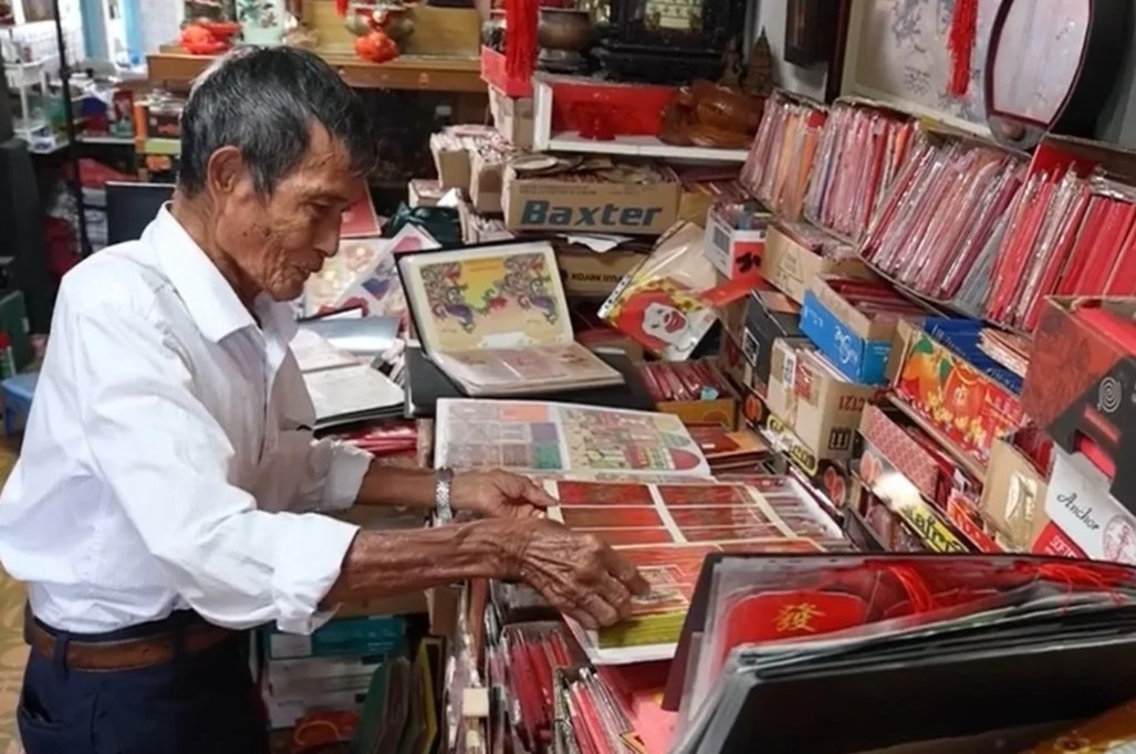 Hon 20 nam suu tap phong bao li xi hinh anh