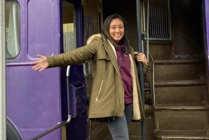 Nu ky su duy nhat tren tau vien duong hinh anh