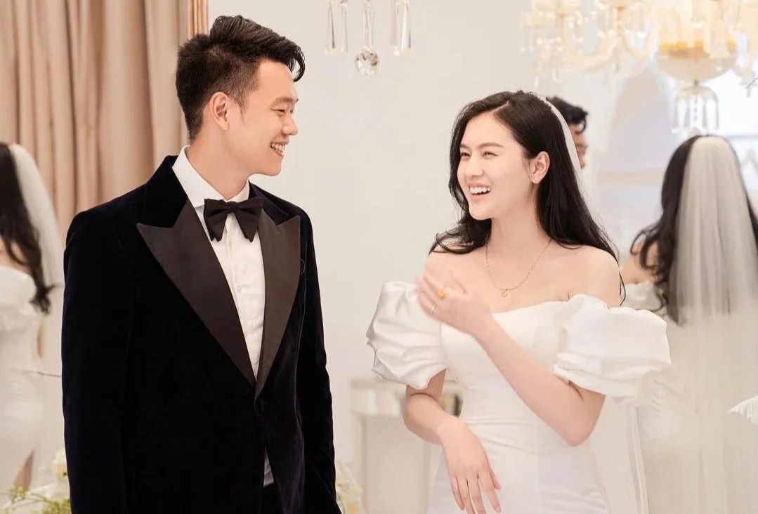 Hanh trinh 5 nam tu yeu den cuoi cua Thanh Chung va ban gai hinh anh