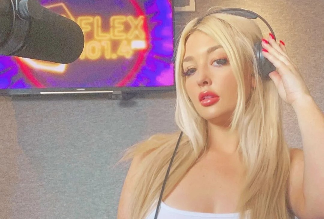 Nu DJ nghien tham my khi bi miet thi ngoai hinh hinh anh