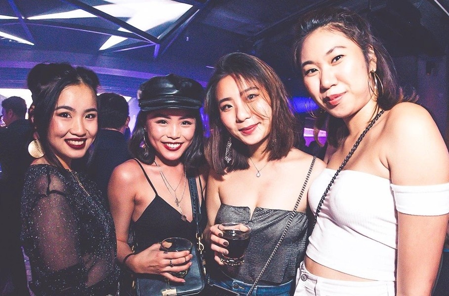 Nganh giai tri dem o Singapore mo lai sau hai nam dong cua hinh anh