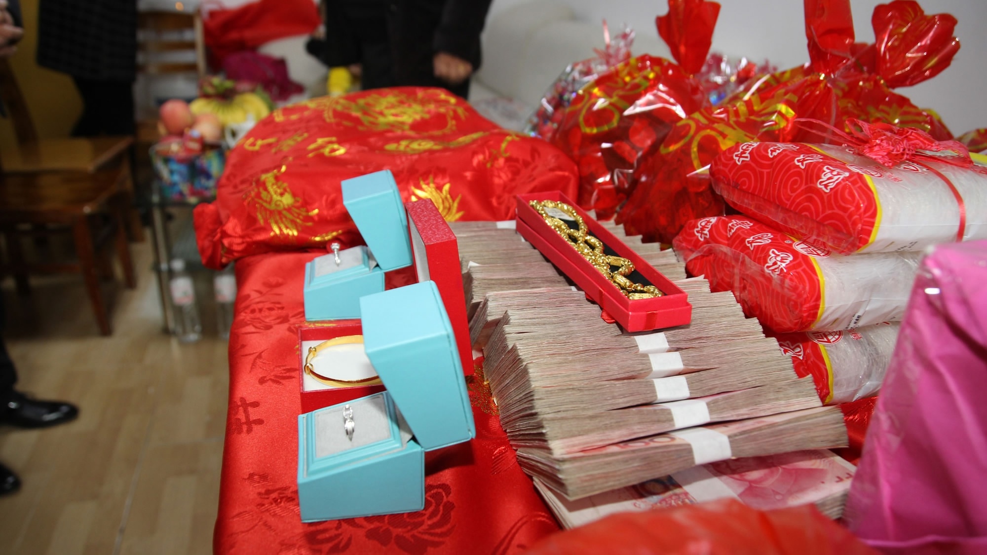 tiền sính lễ ở trung quốc ảnh 2 tien sinh le o trung quoc anh 2