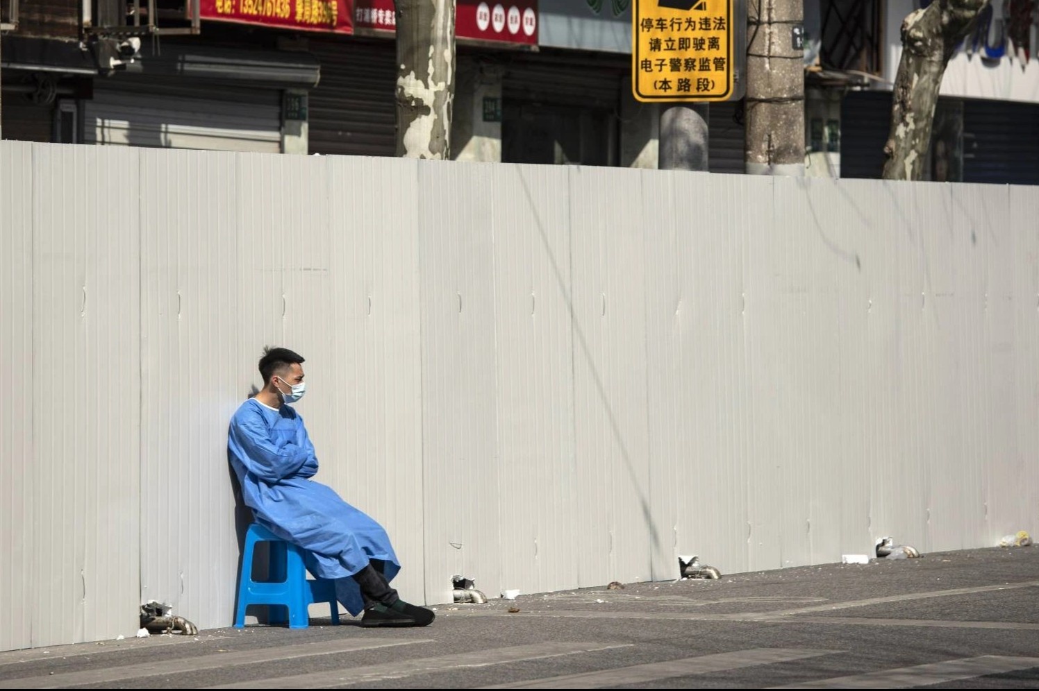 Nguoi Thuong Hai met moi sau nhieu tuan bi phong toa hinh anh